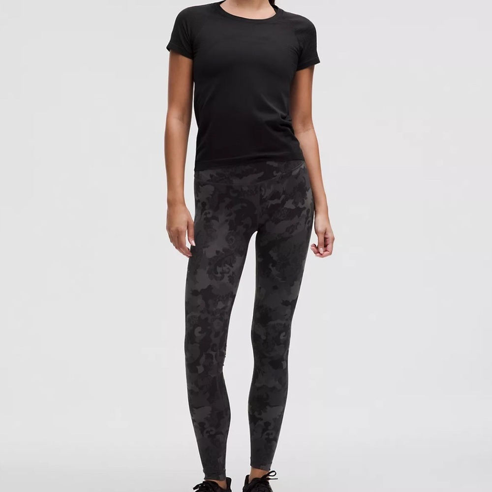 Lululemon WunderTrain High-Rise size 6: Everlux Fabric Black/Grey 25” Inseam